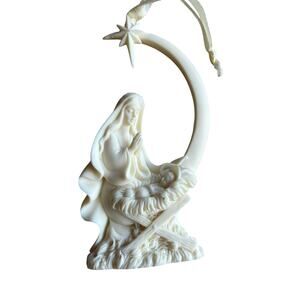 ROMAN INC. MILLENIUM COLLECTION 2001 NATIVITY ORNAMENT SENT FROM ABOVE